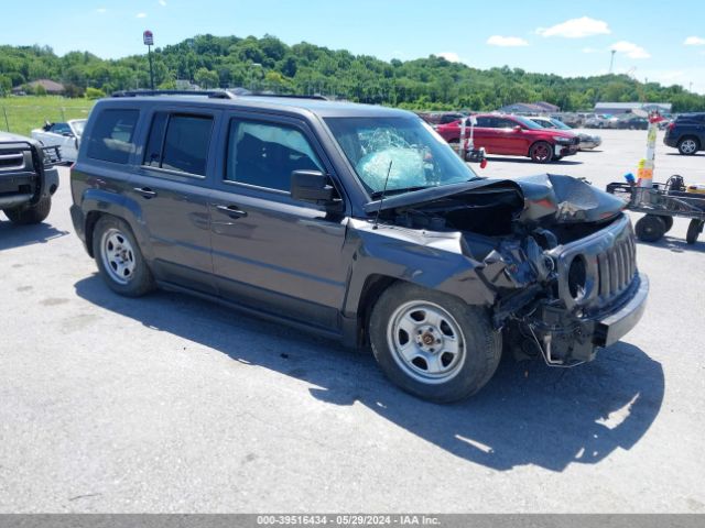 1C4NJPBB2GD649649 auction archive image
