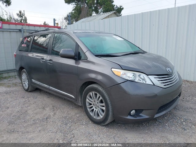 Toyota Sienna Xle 8 Passenger 2016 5TDYK3DC4GS766159 main image