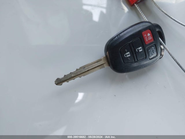 Toyota Rav4 Xle 2016 2T3WFREV1GW271026 Image 11