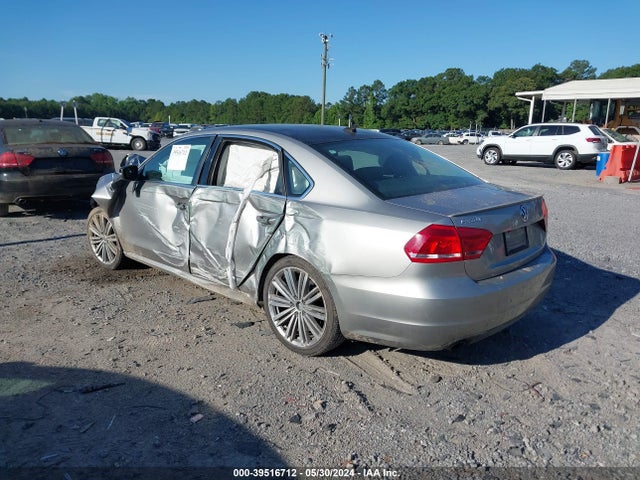 1VWBT7A33EC093181 Volkswagen Passat 1.8t Sport