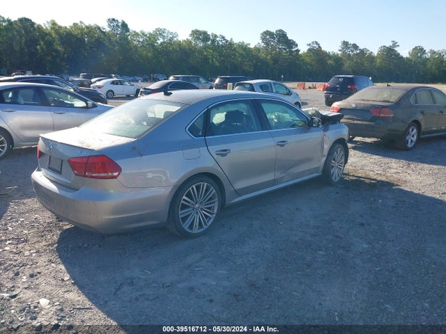 1VWBT7A33EC093181 Volkswagen Passat 1.8t Sport