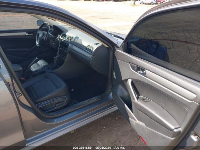 1VWAT7A35EC074367 Volkswagen Passat 1.8t Wolfsburg Edition