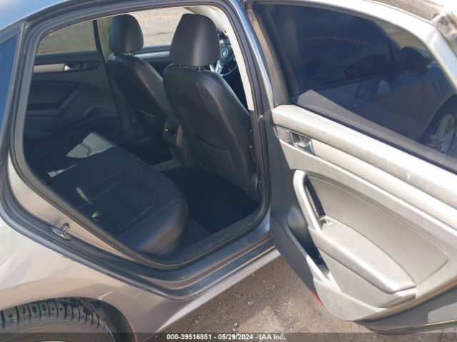 1VWAT7A35EC074367 Volkswagen Passat 1.8t Wolfsburg Edition