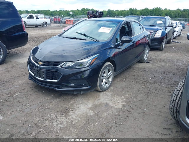 Chevrolet Cruze Lt Auto 2018 1G1BE5SM1J7221616 Image 2