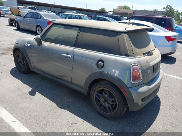 2007 MINI COOPER S WMWMF735X7TT83595 Photo 2