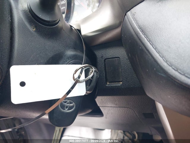 Toyota RAV4 LE 2015 2T3BFREV4FW274984 Image 11