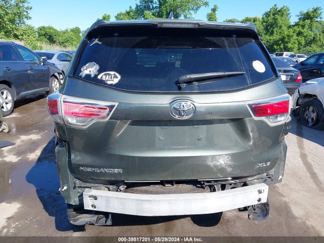 Toyota Highlander Xle V6 2015 5TDKKRFH2FS065703 Image 17