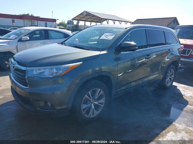 Toyota Highlander Xle V6 2015 5TDKKRFH2FS065703 Image 2
