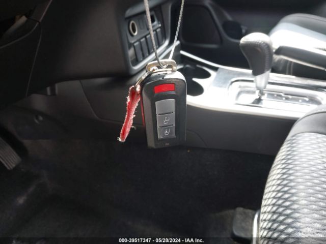JA4AD3A31JZ055728 Mitsubishi Outlander Se
