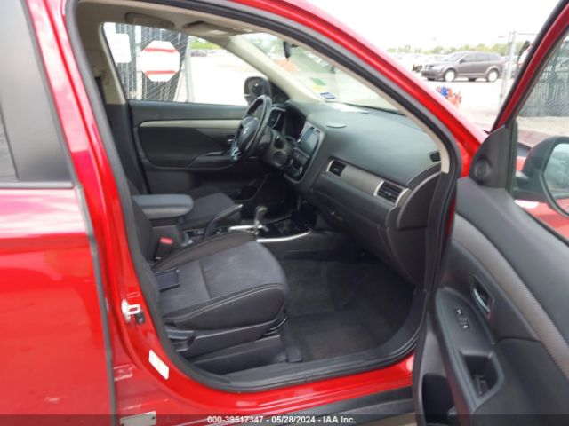 JA4AD3A31JZ055728 Mitsubishi Outlander Se
