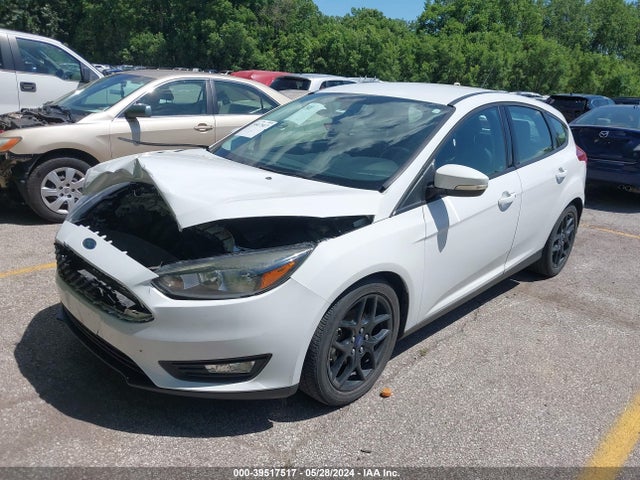 Ford FOCUS SE 2016 1FADP3K21GL340530 Image 2