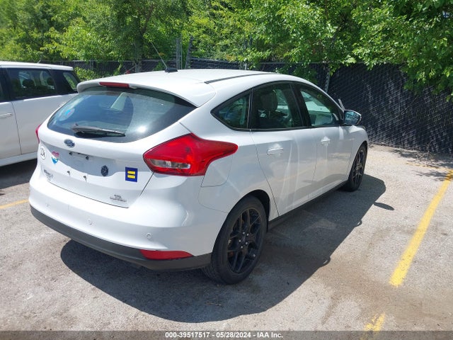 Ford FOCUS SE 2016 1FADP3K21GL340530 Image 4