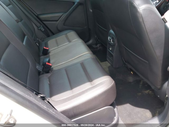 WVGAV7AX1FW616110 Volkswagen TIGUAN SE