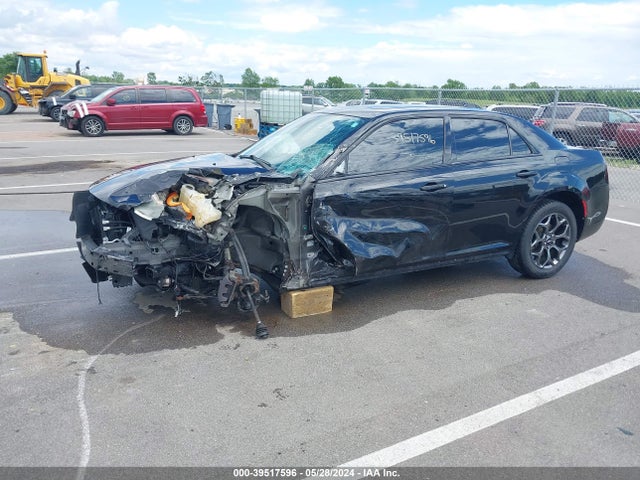 Chrysler 300 300s Awd 2018 2C3CCAGG9JH149327 Image 2