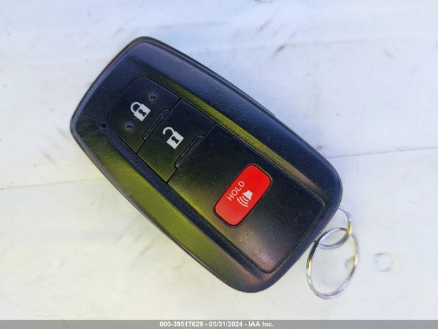 Toyota Prius Two 2017 JTDKBRFU6H3575733 Image 11