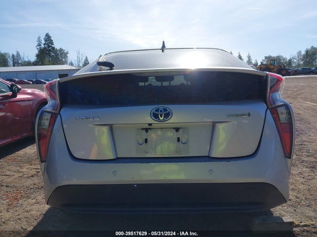 Toyota Prius Two 2017 JTDKBRFU6H3575733 Image 16