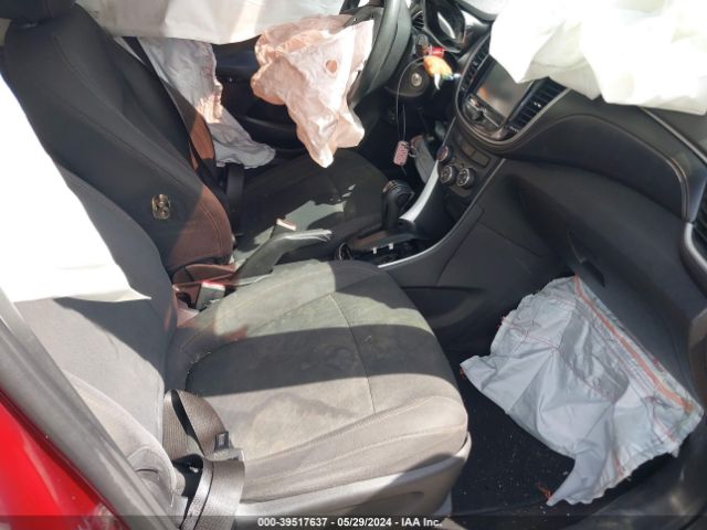 3GNCJKSB4HL268110 Chevrolet TRAX LS