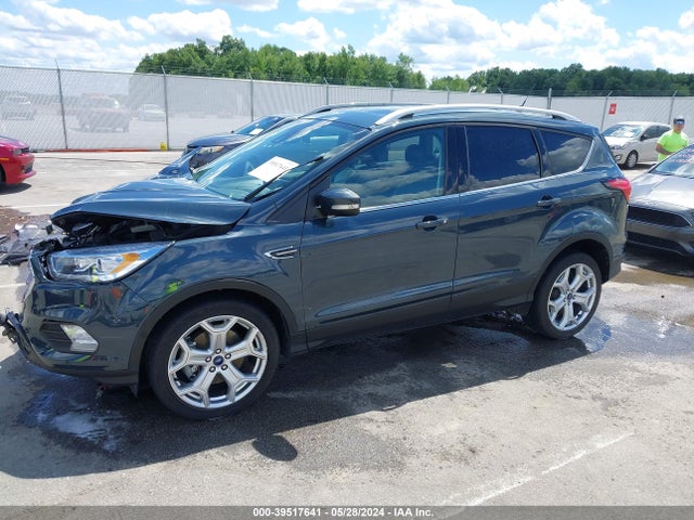 Ford Escape Titanium 2019 1FMCU9J93KUB64837 Image 2