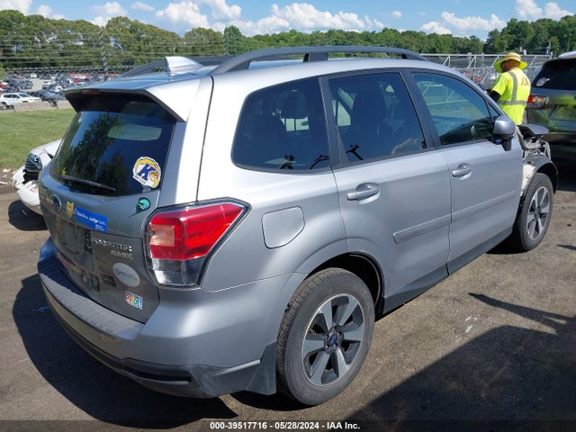 Subaru Forester 2.5i Premium 2017 JF2SJAEC2HH408206 Image 4
