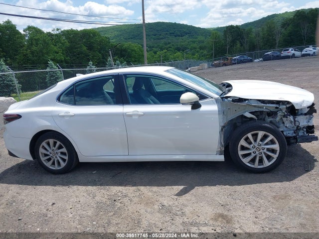 Toyota CAMRY LE 2022 4T1C11AK0NU673267 Image 13