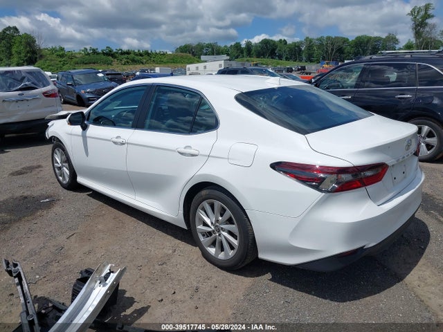 Toyota CAMRY LE 2022 4T1C11AK0NU673267 Image 3