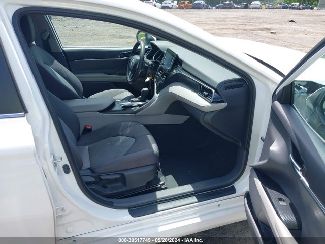 Toyota CAMRY LE 2022 4T1C11AK0NU673267 Image 5