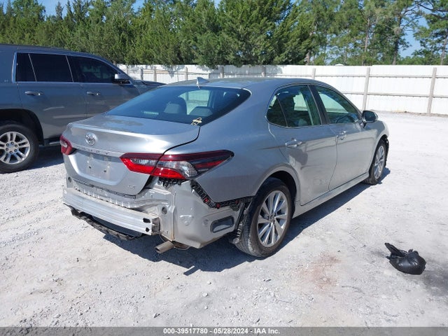 Toyota CAMRY LE 2022 4T1C11AK4NU638375 Image 4