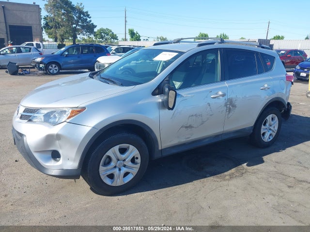 Toyota RAV4 LE 2014 JTMBFREV8ED070930 Image 2