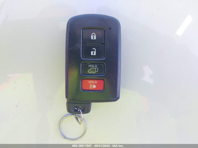 Toyota Rav4 Limited 2016 JTMDFREV0GD181595 Image 11