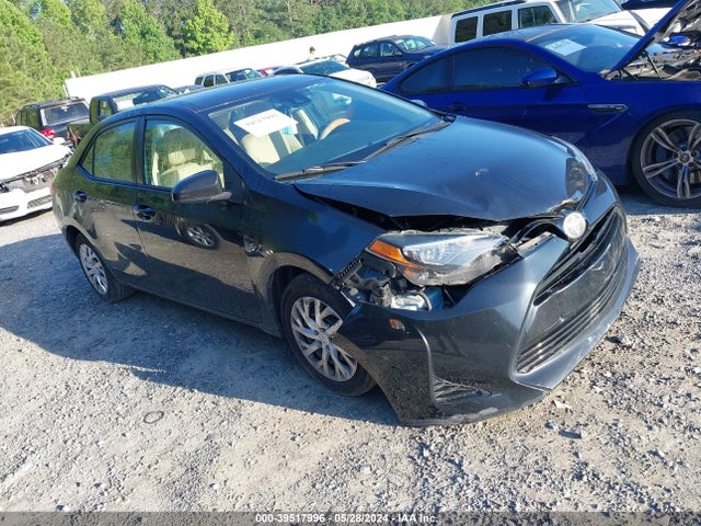 Toyota COROLLA LE 2018 5YFBURHE1JP745820 main image