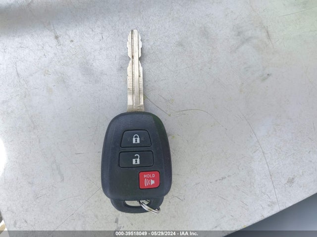 Toyota RAV4 LE 2018 2T3BFREV7JW743378 Image 11
