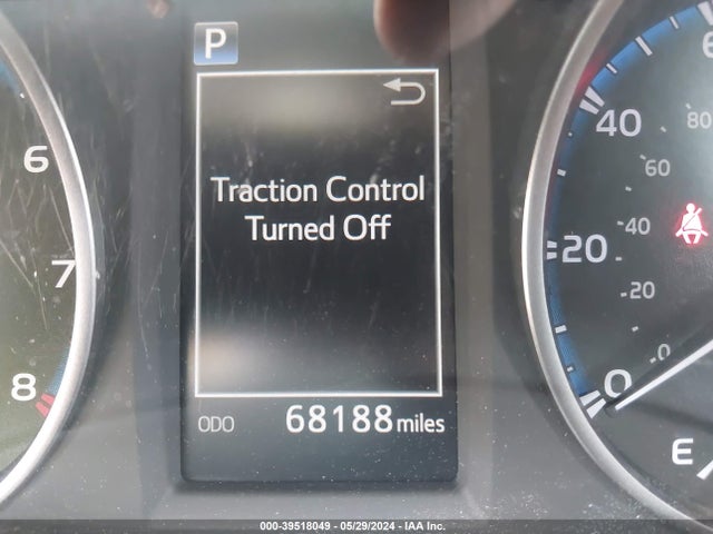 Toyota RAV4 LE 2018 2T3BFREV7JW743378 Image 16