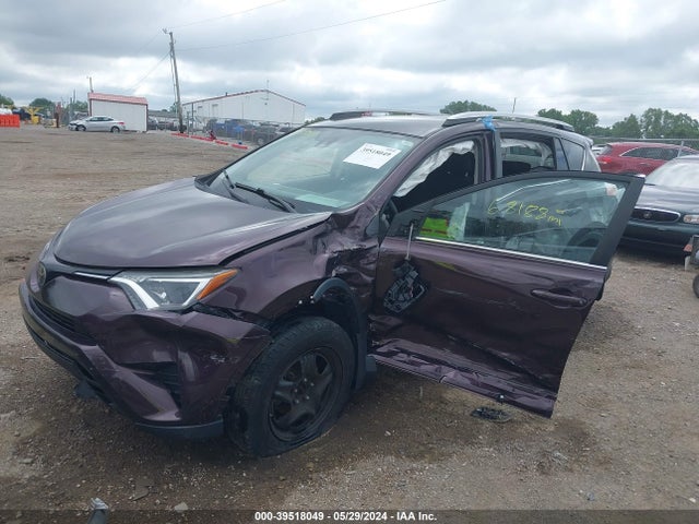 Toyota RAV4 LE 2018 2T3BFREV7JW743378 Image 2