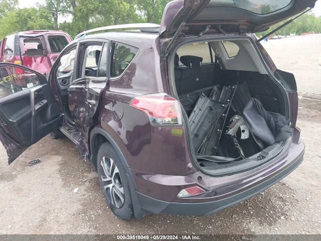 Toyota RAV4 LE 2018 2T3BFREV7JW743378 Image 3