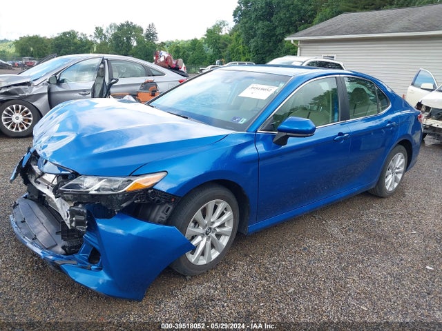 Toyota CAMRY LE 2020 4T1C11AK0LU304972 Image 2