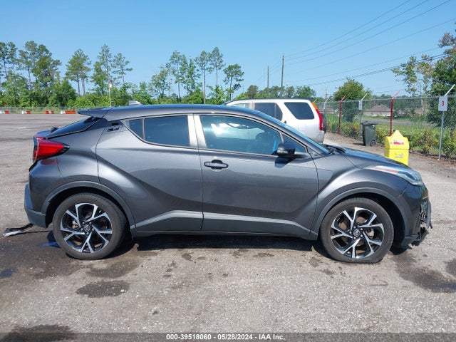 Toyota C-HR XLE 2020 NMTKHMBX3LR106588 Image 14