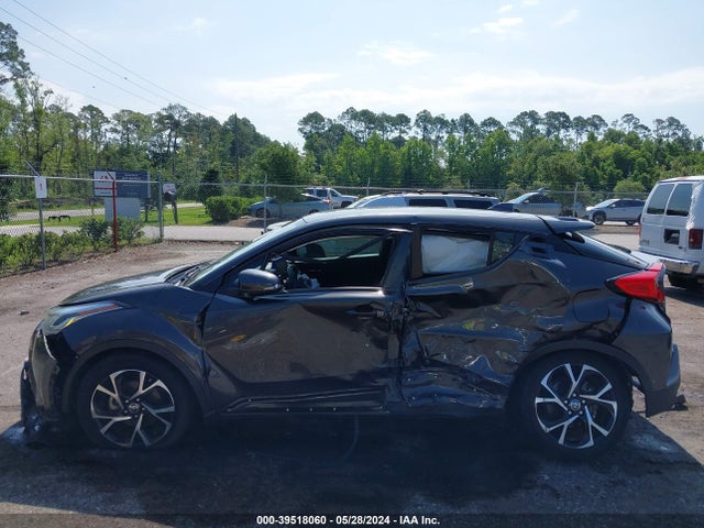Toyota C-HR XLE 2020 NMTKHMBX3LR106588 Image 15