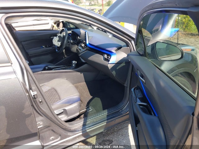 Toyota C-HR XLE 2020 NMTKHMBX3LR106588 Image 5