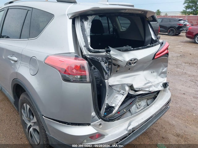 Toyota RAV4 LE 2017 2T3ZFREV4HW401010 Image 17