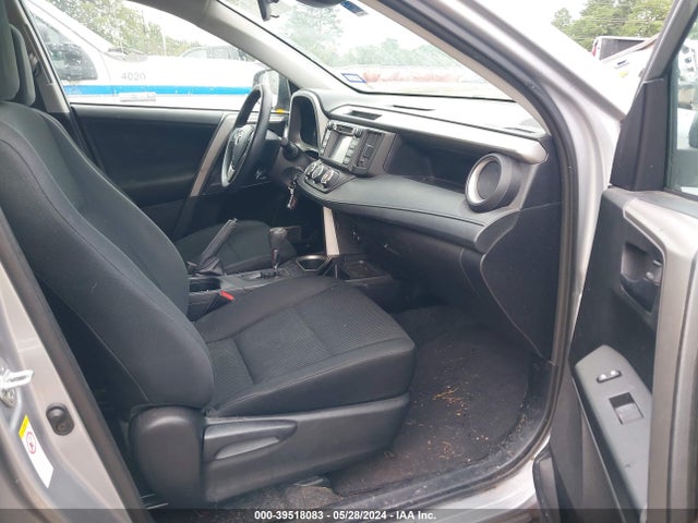 Toyota RAV4 LE 2017 2T3ZFREV4HW401010 Image 5