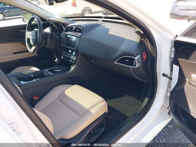 SAJAD4BG5HA969116 Jaguar Xe 25t Premium