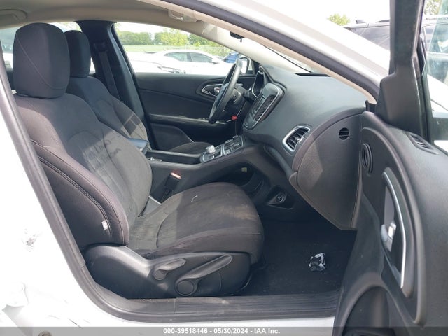 Chrysler 200 Limited 2015 1C3CCCAB6FN579999 Image 5