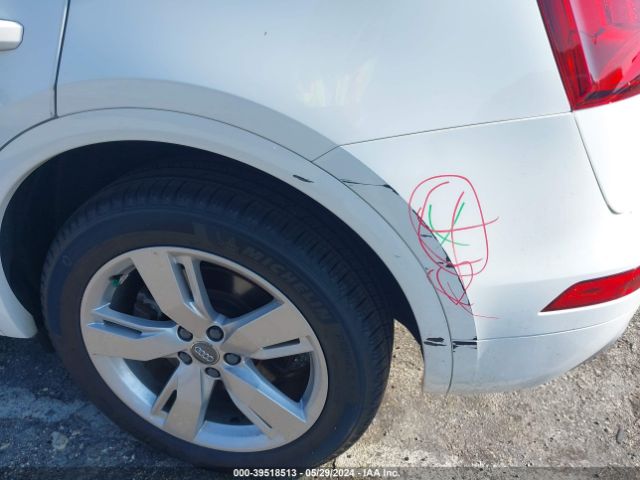 WA1BNAFY2J2202108 Audi Q5 2.0t Premium/2.0t Tech Premium