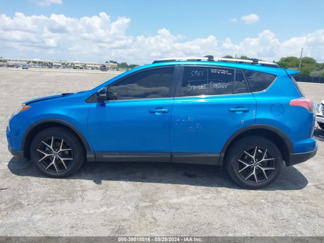 JTMNFREV1GJ090633 Toyota RAV4 SE