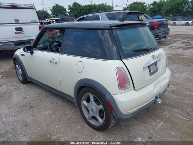 2005 MINI COOPER WMWRC33505TJ71406 Photo 2
