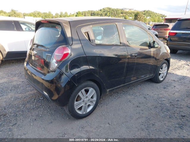 Chevrolet Spark 1lt Cvt 2015 KL8CD6S9XFC715092 Image 4