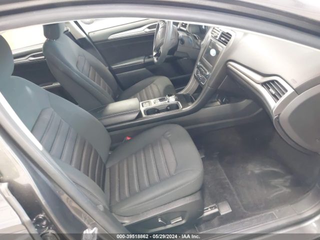 3FA6P0H78JR266784 Ford FUSION SE