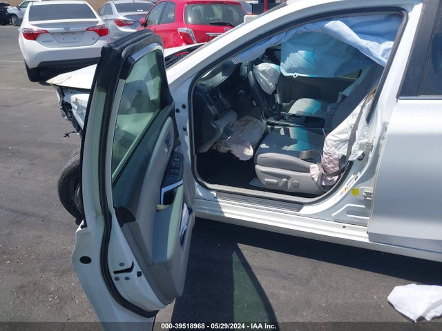 Toyota CAMRY LE 2016 4T1BF1FK8GU233001 Image 5
