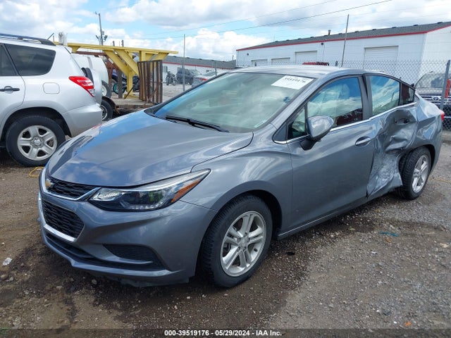 Chevrolet Cruze Lt Auto 2018 1G1BE5SM3J7236487 Image 2