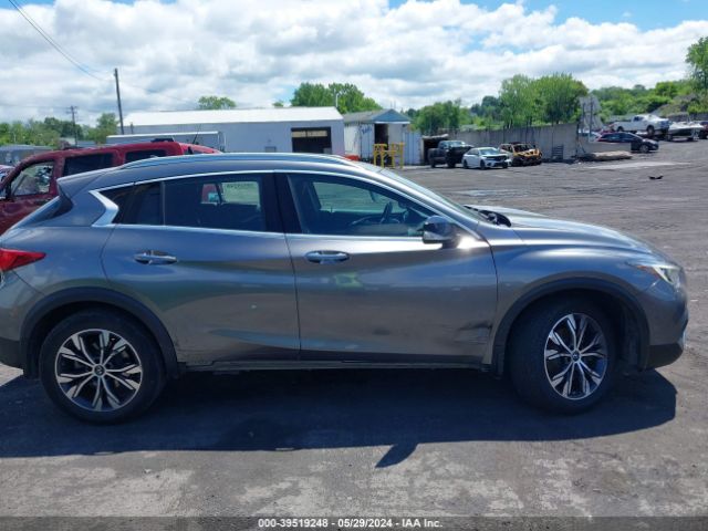 SJKCH5CR6HA019927 Infiniti Qx30 Premium